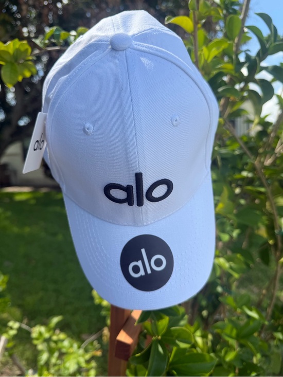 ALO Yoga Off Duty White Logo Baseball Cap main image 9